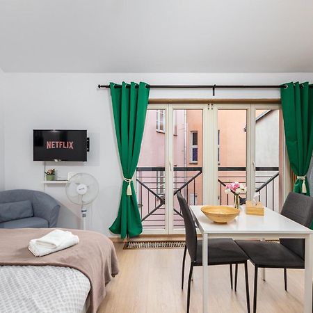 Private Retreat Close To Stations In Praha 3 Экстерьер фото